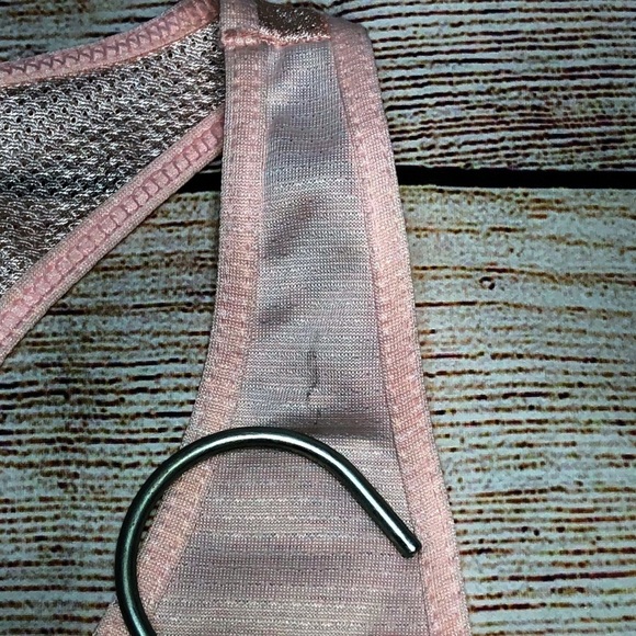 NWT Under Armour Pink Tech Vent Twisted Back Tank Size XS - Picture 5 of 11